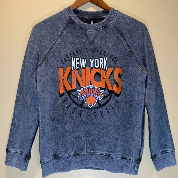 NWOT NBA Youth Heathered Gray New York Knicks Fleece Crew Sweatshirt - Picture 1 of 8